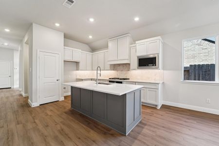 New construction Single-Family house 13045 Brookwood Bend Ln, Conroe, TX 77302 plan Plan 3029 Elevation B - image 12