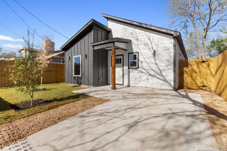 New construction Single-Family house 107 Calles St, San Antonio, TX 78207 - image