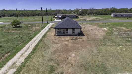 New construction Single-Family house 16118 Vaquero Dr, Atascosa, TX 78002 null- photo 35 35