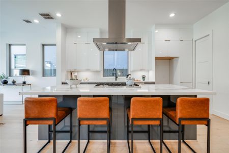 New construction Single-Family house 1634 Castle Ct, Houston, TX 77006 - image 11