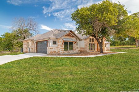 New construction Single-Family house 129 Hondo Dr, La Vernia, TX 78121 - photo 0 0