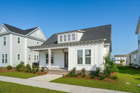 New construction Single-Family house 742 Blueway Ave, Summerville, SC 29486 plan Hutchinson - image