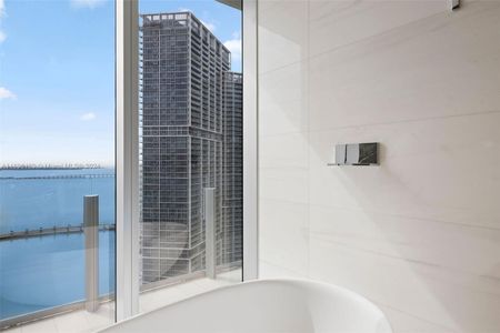 New construction Condo/Apt house 300 Biscayne Blvd Way, Unit 3404, Miami, FL 33131 - photo 21 21