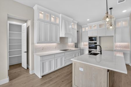 New construction Single-Family house 140 Chapowits, Godley, TX 76044 plan The Laredo - image 7