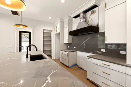 New construction Single-Family house 909 Oberlin Rd, Raleigh, NC 27605 - image 5