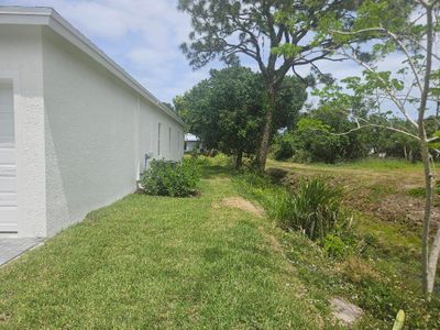 New construction Single-Family house 5227 Se Isabelita Ave, Stuart, FL 34997 - image