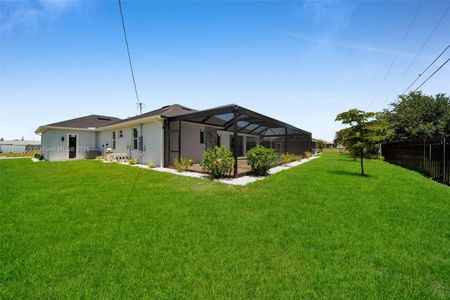 New construction Single-Family house 835 Ne 7 Ave, Cape Coral, FL 33990 - image