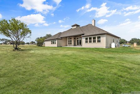 New construction Single-Family house 242 Legend Park, Castroville, TX 78009 Plan 3494- photo 24 24