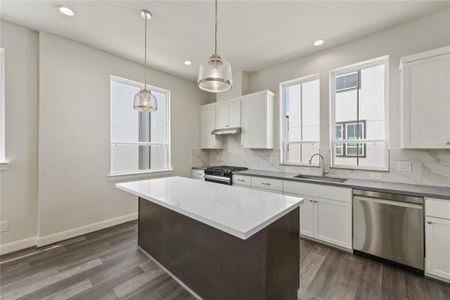 New construction Single-Family house 2708 Grand Fountains Dr, Unit C, Houston, TX 77054 - image 7