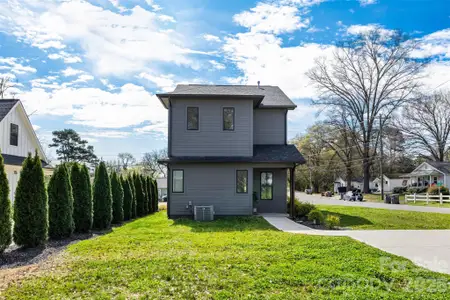 New construction Single-Family house 901 Edgemont Ave, Belmont, NC 28012 - image