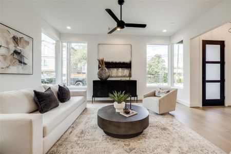 New construction Single-Family house 5709 Feagan St, Houston, TX 77007 - image 13