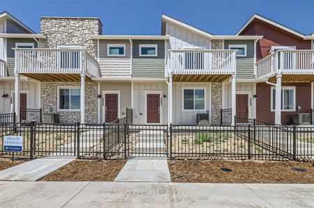 New construction Townhouse house 2752 Bear Springs Cir, Longmont, CO 80501 Ridgeline- photo 2 2