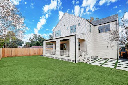 New construction Single-Family house 2031 Saxon Dr, Houston, TX 77018 - image