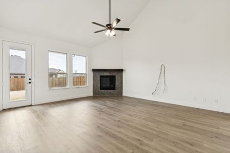 New construction Single-Family house 1041 Moss Grove Trl, Justin, TX 76247 plan Silverstone - image 17