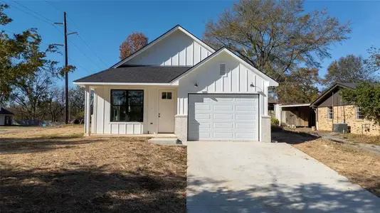 New construction Single-Family house 307 S Langham St, Troup, TX 75789 - image