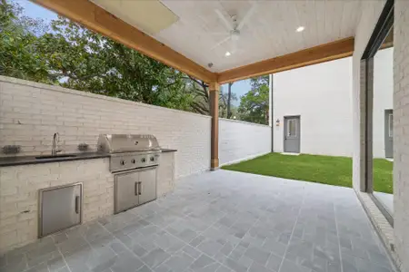 New construction Single-Family house 4547 Shetland Ln, Houston, TX 77027 - image 4