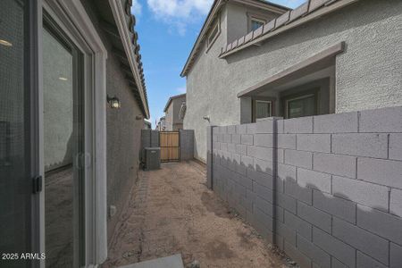 New construction Single-Family house 10014 W Piccadilly Rd, Avondale, AZ 85392 plan CC-RM1 - image