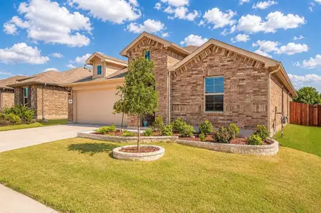 New construction Single-Family house 860 Round Robin Ln, Fort Worth, TX 76131 - image