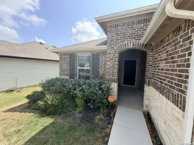 New construction Single-Family house 556 Chaco Lp, Seguin, TX 78155 - image