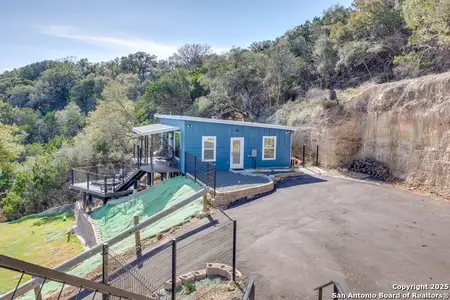 New construction Multi-Family house 482 Dusty Saddle, Canyon Lake, TX 78133 - image