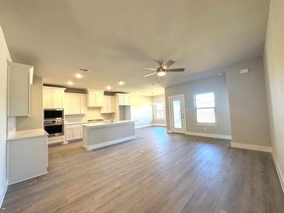 New construction Single-Family house 5900 Carmona Trl, Fort Worth, TX 76123 plan Messina - image 8