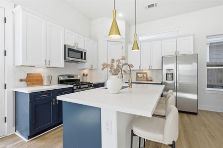 New construction Single-Family house 8918 Sunshine Laverne Ln, Houston, TX 77080 - image 13