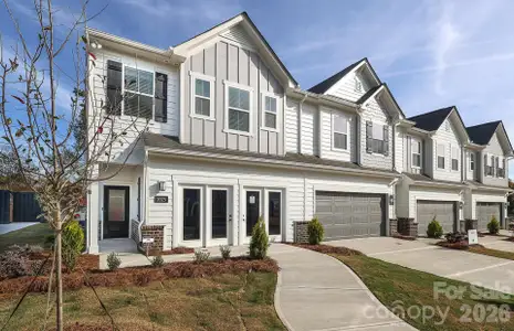 New construction Townhouse house 2007 Bayou Trace Dr, Charlotte, NC 28262 - image