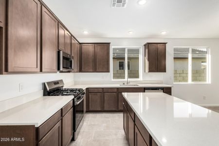 New construction Single-Family house 13232 W Ranch Gate Rd, Peoria, AZ 85383 plan Lot 151 - Plan 3513 - image 9