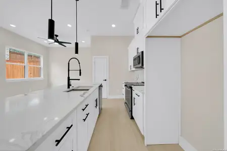 New construction Single-Family house 11710 Vance Jackson Rd, Unit 402, San Antonio, TX 78230 - image