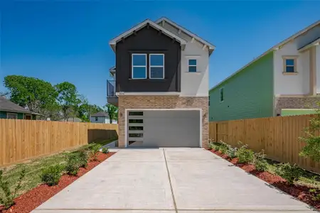 New construction Single-Family house 8636 Allwood St, Houston, TX 77016 - image