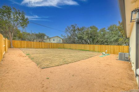 New construction Single-Family house 1186 Canyon Trce, Canyon Lake, TX 78133 null- photo 22 22