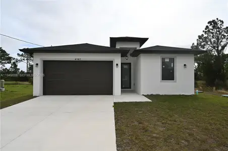 New construction Single-Family house 4107 13 St Sw, Lehigh Acres, FL 33976 - image
