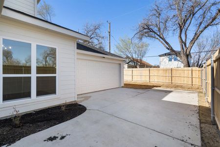 New construction Single-Family house 1404 Missouri Ave, Fort Worth, TX 76104 null- photo 4 4