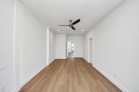 New construction Single-Family house 2210 Diagonal Ln, Houston, TX 77051 - image 13