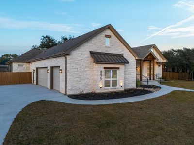 New construction Single-Family house 8439 Spring Creek Lp, Salado, TX 76571 null- photo 1 1