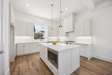 New construction Single-Family house 310 Fowler St, Houston, TX 77007 - image 13