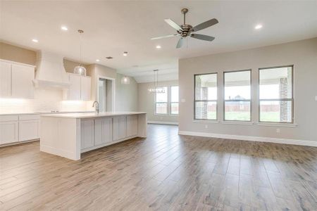 New construction Single-Family house 300 Trail Dust Dr, Godley, TX 76044 null- photo 19 19