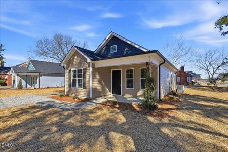 New construction Single-Family house 402 W James St, La Grange, NC 28551 - image