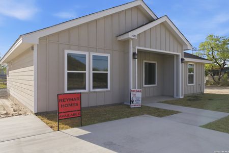 New construction Single-Family house 1090 Kifuri St, Eagle Pass, TX 78852 - image