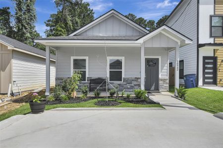 New construction Single-Family house 16942 Balmoral, Montgomery, TX 77316 - image