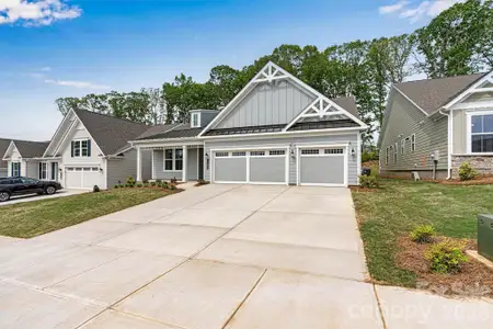 New construction Single-Family house 13409 Cozy Ct, Charlotte, NC 28215 - image