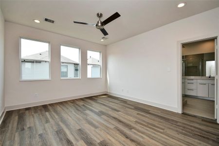 New construction Single-Family house 2104 Diagonal Ln, Houston, TX 77051 - image 13