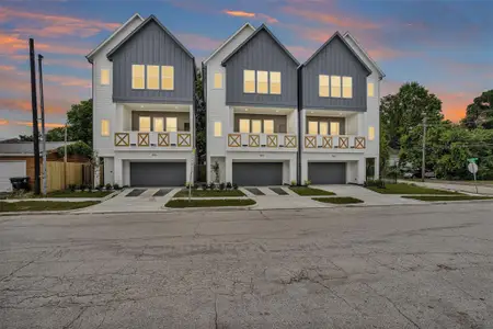 New construction Single-Family house 804 Schweikhardt St, Houston, TX 77020 - image