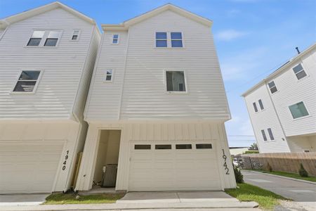 New construction Single-Family house 1942 Purswell Rd, Houston, TX 77055 - image
