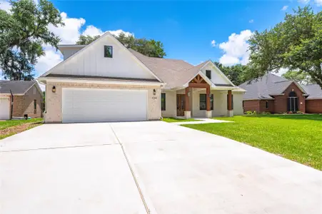 New construction Single-Family house 2263 Lakewood Dr, West Columbia, TX 77486 - image