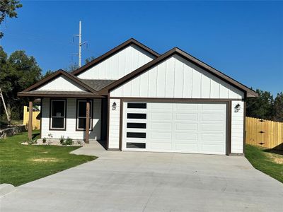 New construction Single-Family house 2502 Austin Court, Granbury, TX 76048 - photo 0