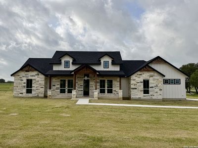 New construction Single-Family house 712 County Rd 320, Floresville, TX 78114 - image