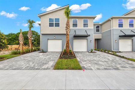 New construction Townhouse house 1150 Creek Valley Court, Brandon, FL 33511 - photo 0