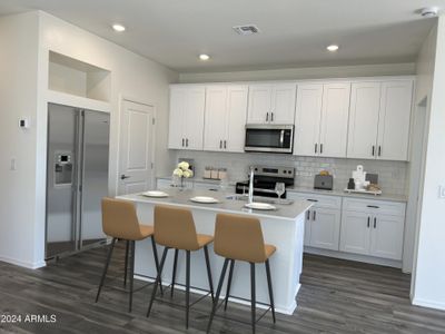 New construction Single-Family house 18130 W Cielo Grande Avenue, Surprise, AZ 85387 Yarrow- photo 4 4