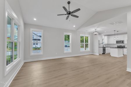 New construction Single-Family house 401 N Raiford St, Selma, NC 27576 null- photo 7 7